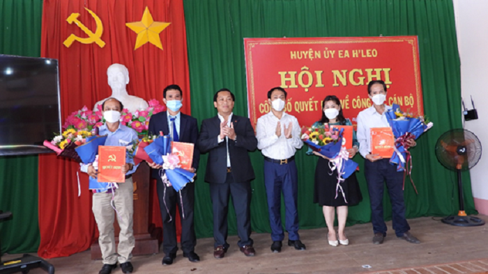 Huyện ủy Ea H’Leo công bố Quyết định về công tác cán bộ